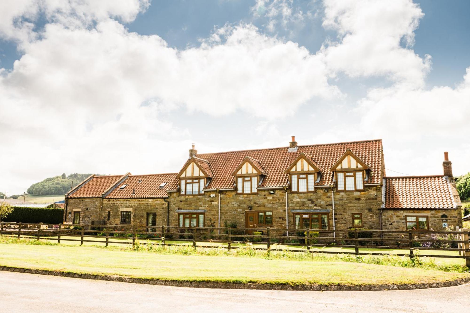 Stable Cottage Scarborough Exterior photo